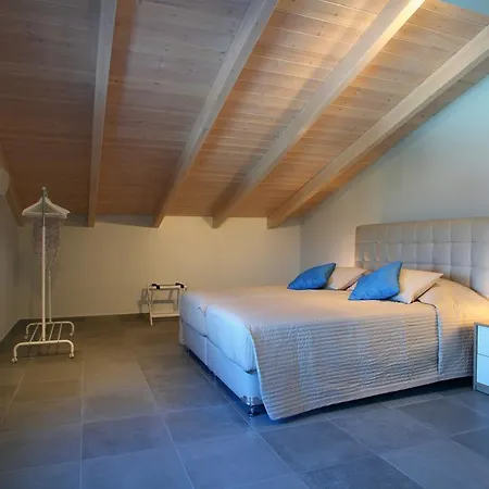 아파트 Nikiana City Center Apartment 니키아나