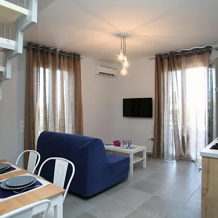 شقة Nikiana City Center Apartment نِكيانا